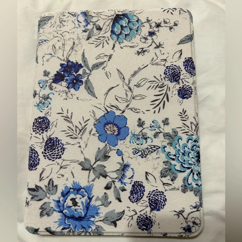 Kindle Case - Blue and White Floral